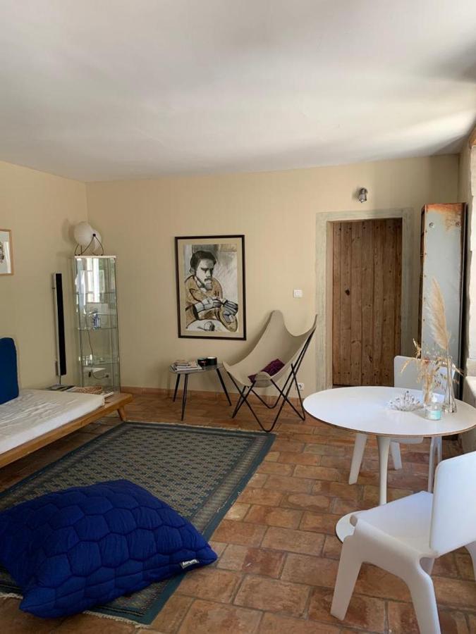 Bed and Breakfast Mas Carita Cabannes Esterno foto