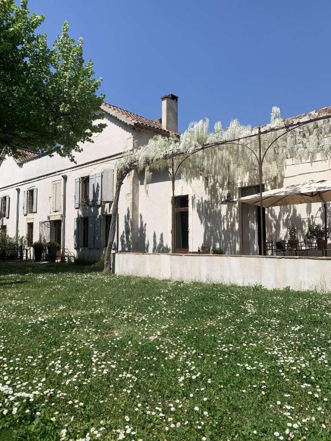 Bed and Breakfast Mas Carita Cabannes Esterno foto