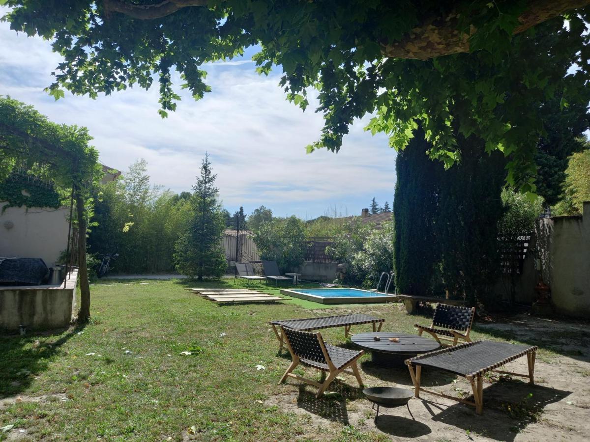 Bed and Breakfast Mas Carita Cabannes Esterno foto