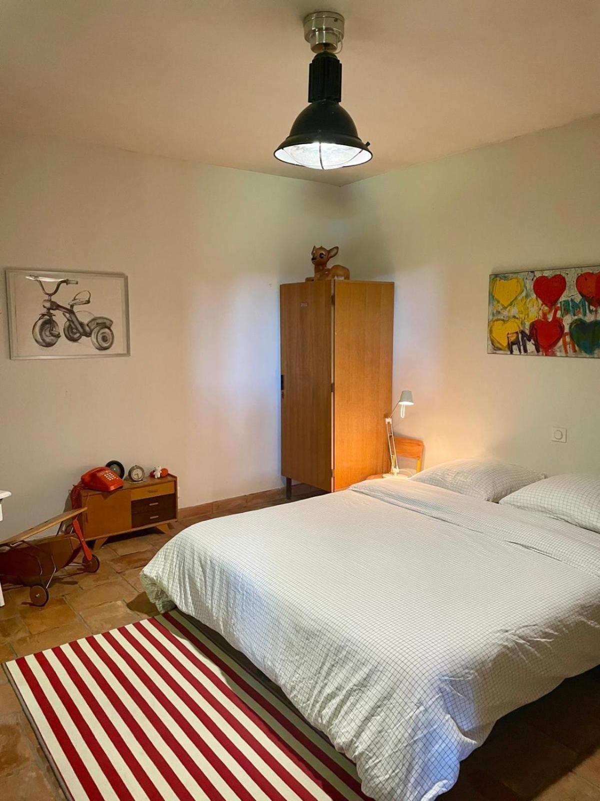 Bed and Breakfast Mas Carita Cabannes Camera foto